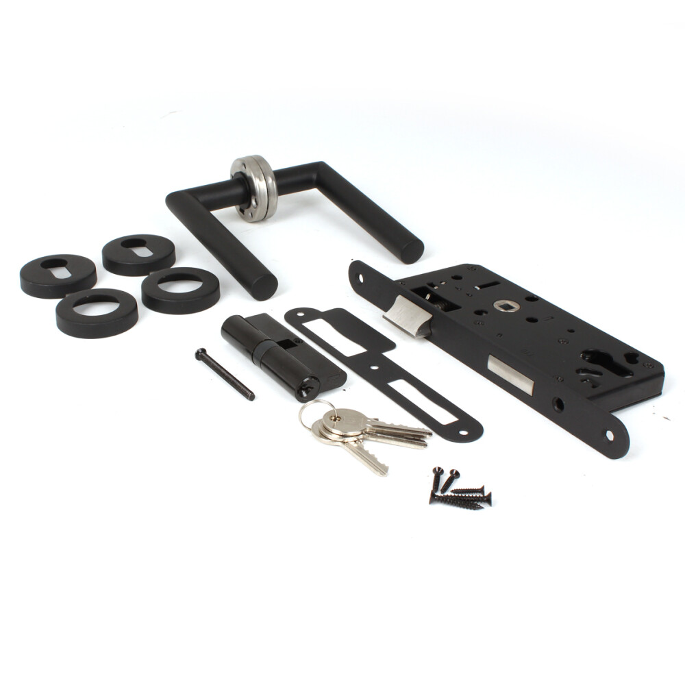 COMPLETE SET VOOR POORTEN IN ZWART MET DEURKRUK, ROZETTEN, CILINDER